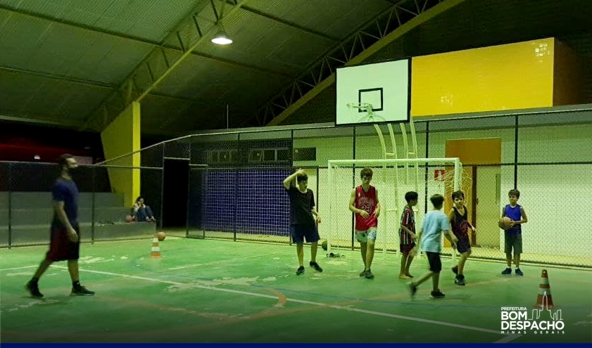 Prefeitura de São Paulo oferece aulas de basquete gratuitas para