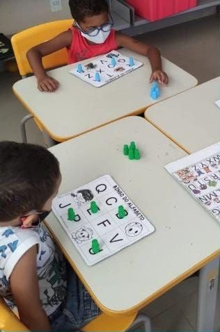 Creche Comunitária Montessori - Bom dia!